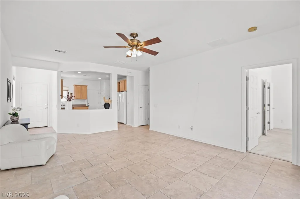 6160 Isola Peak, Las Vegas, NV 89122