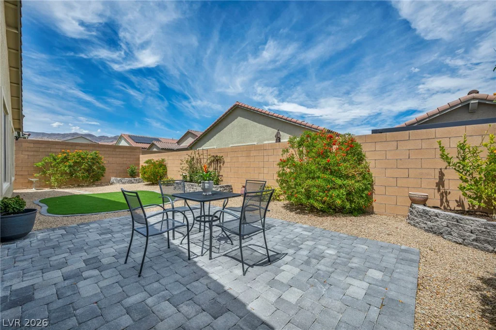 10912 Gardenova, Las Vegas, NV 89166