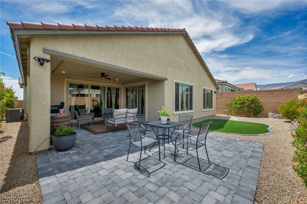 10912 Gardenova, Las Vegas, NV 89166
