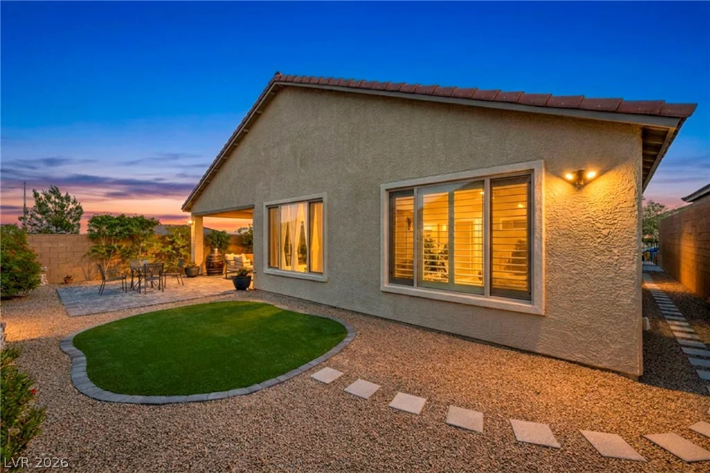 10912 Gardenova, Las Vegas, NV 89166