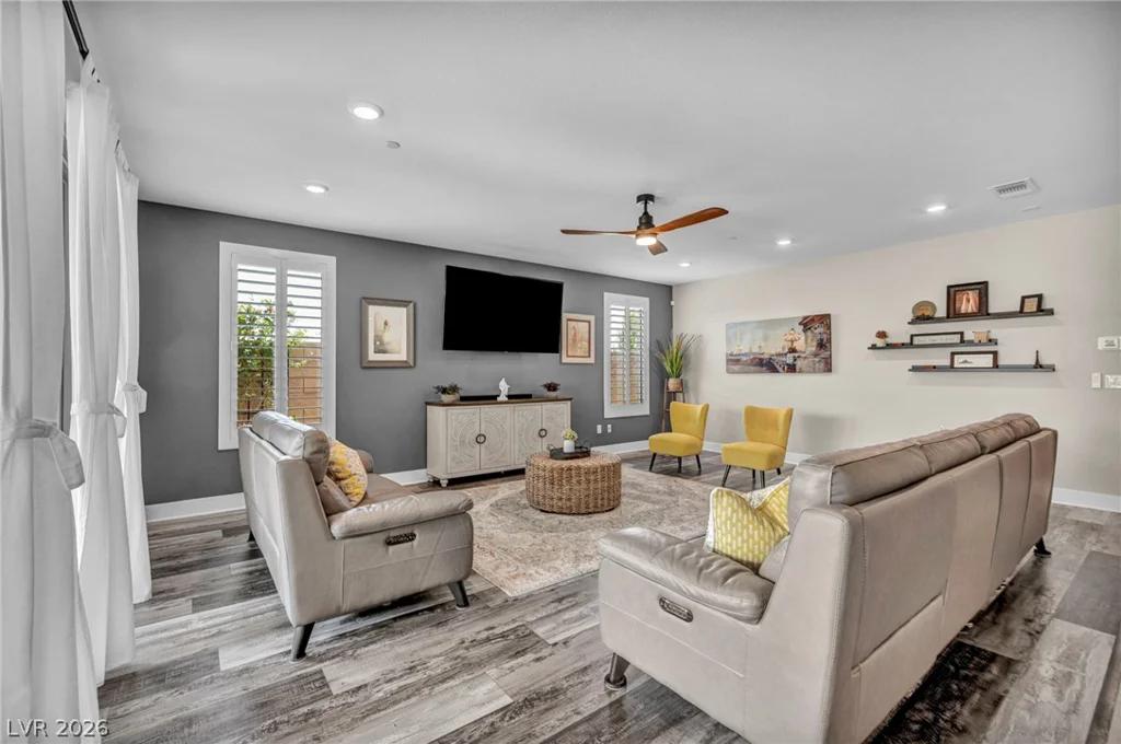 10912 Gardenova, Las Vegas, NV 89166