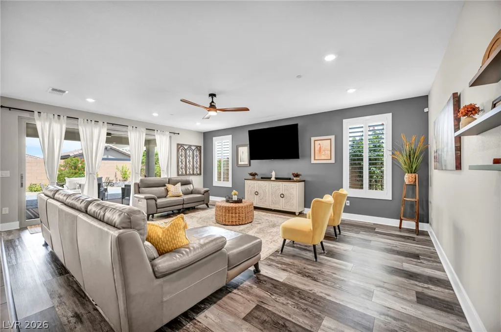 10912 Gardenova, Las Vegas, NV 89166