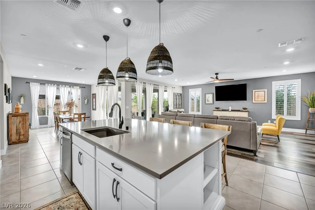 10912 Gardenova, Las Vegas, NV 89166