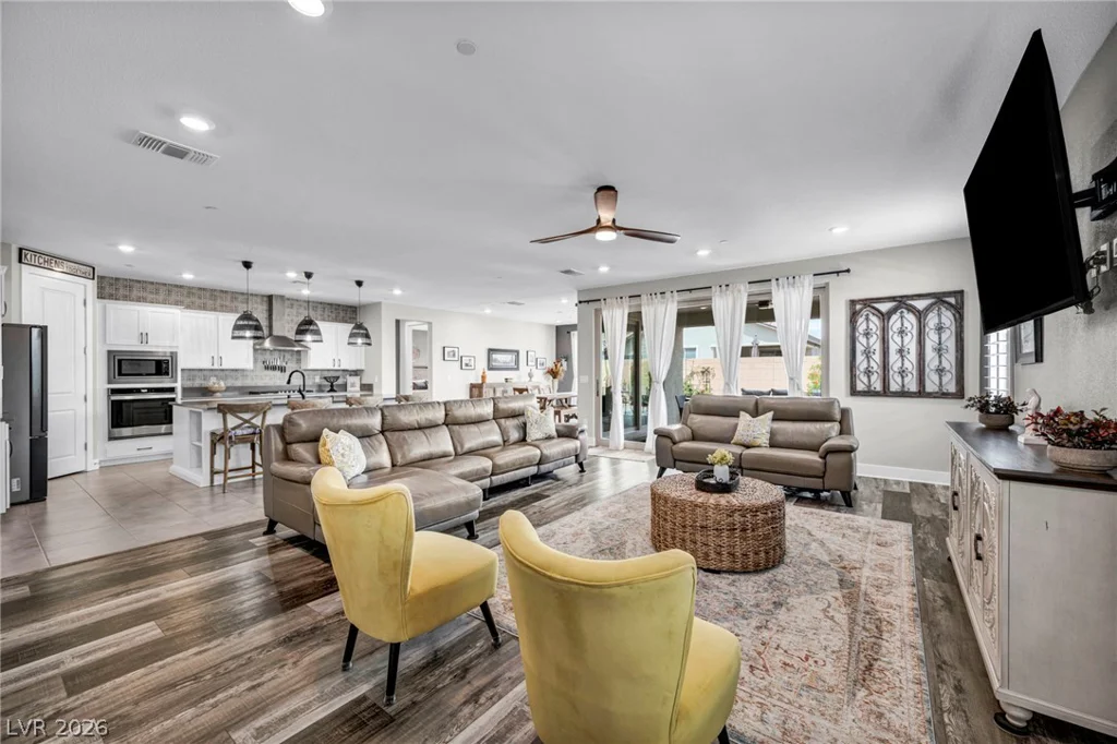 10912 Gardenova, Las Vegas, NV 89166