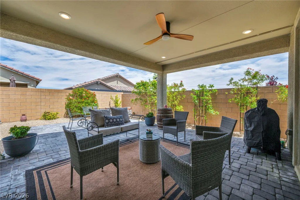 10912 Gardenova, Las Vegas, NV 89166