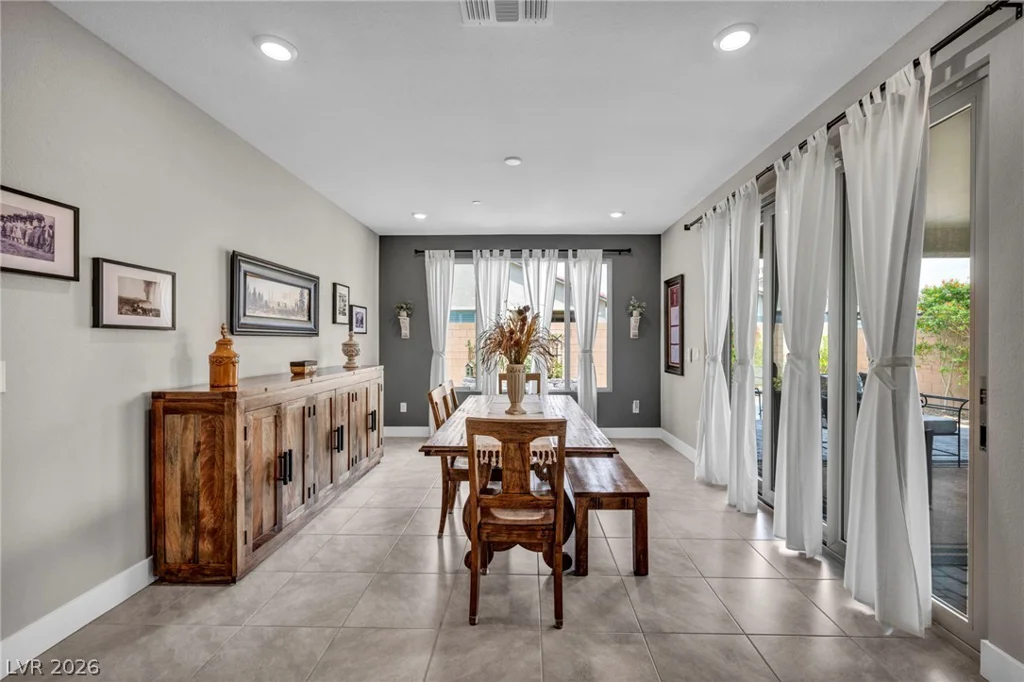 10912 Gardenova, Las Vegas, NV 89166