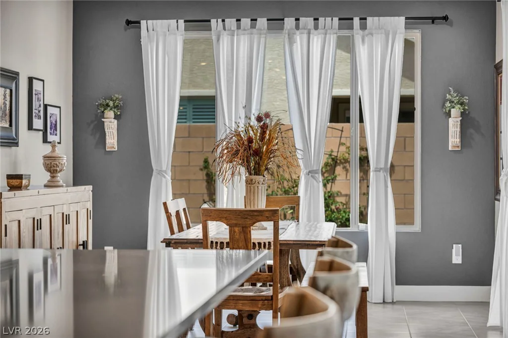 10912 Gardenova, Las Vegas, NV 89166