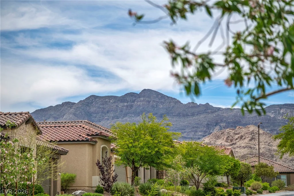 10912 Gardenova, Las Vegas, NV 89166