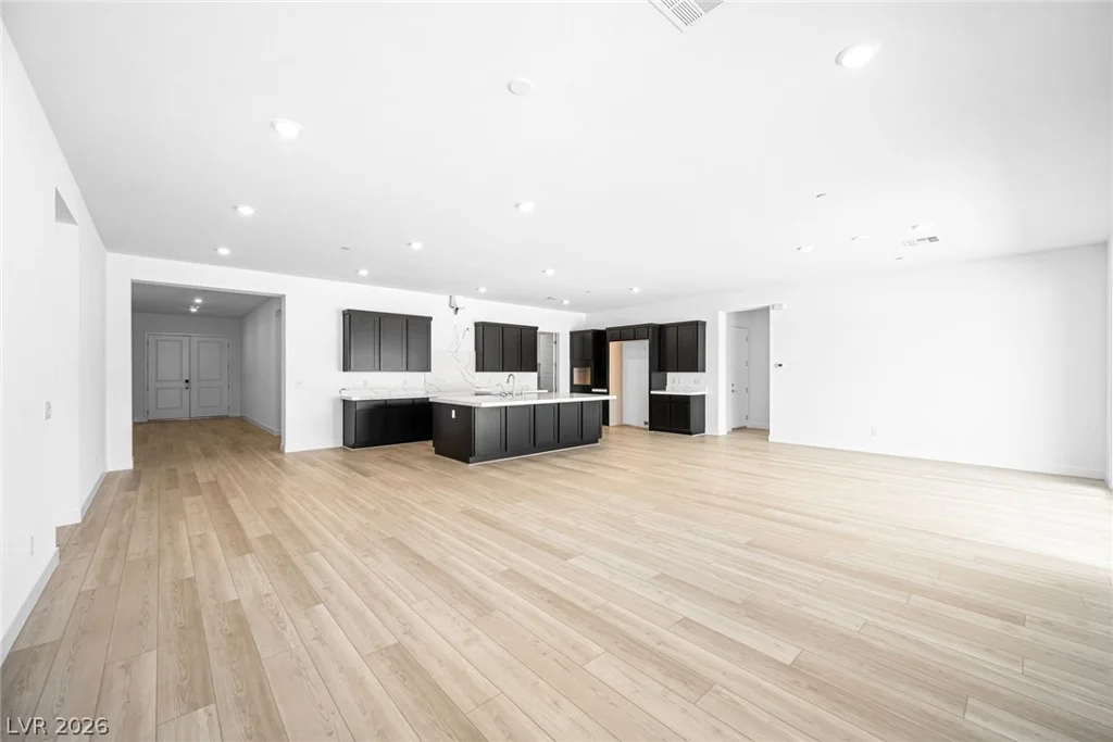 8289 Warbonnet, Las Vegas, NV 89113