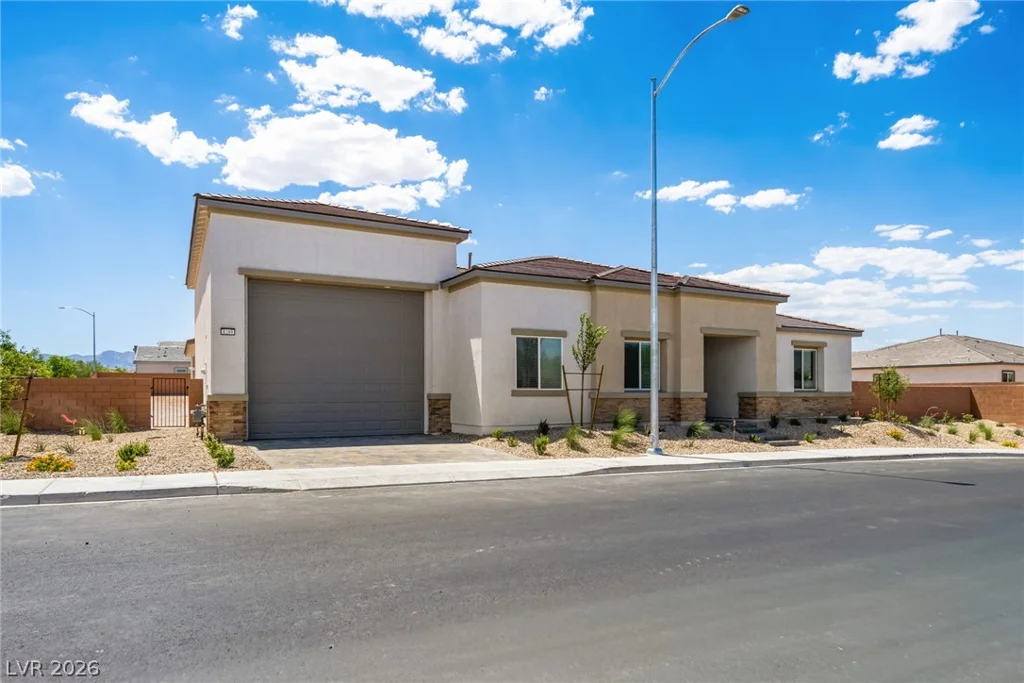 8289 Warbonnet, Las Vegas, NV 89113