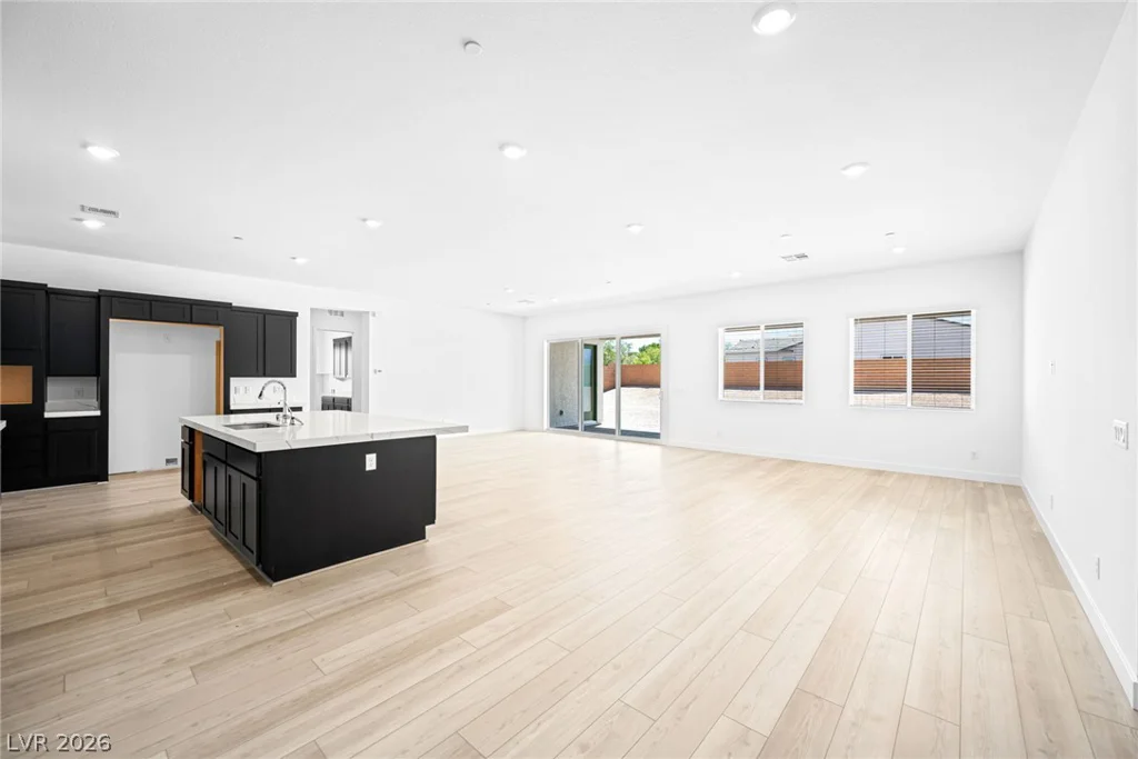 8289 Warbonnet, Las Vegas, NV 89113