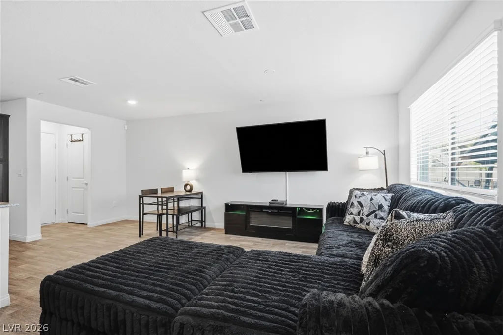 2845 Dover White, North Las Vegas, NV 89086