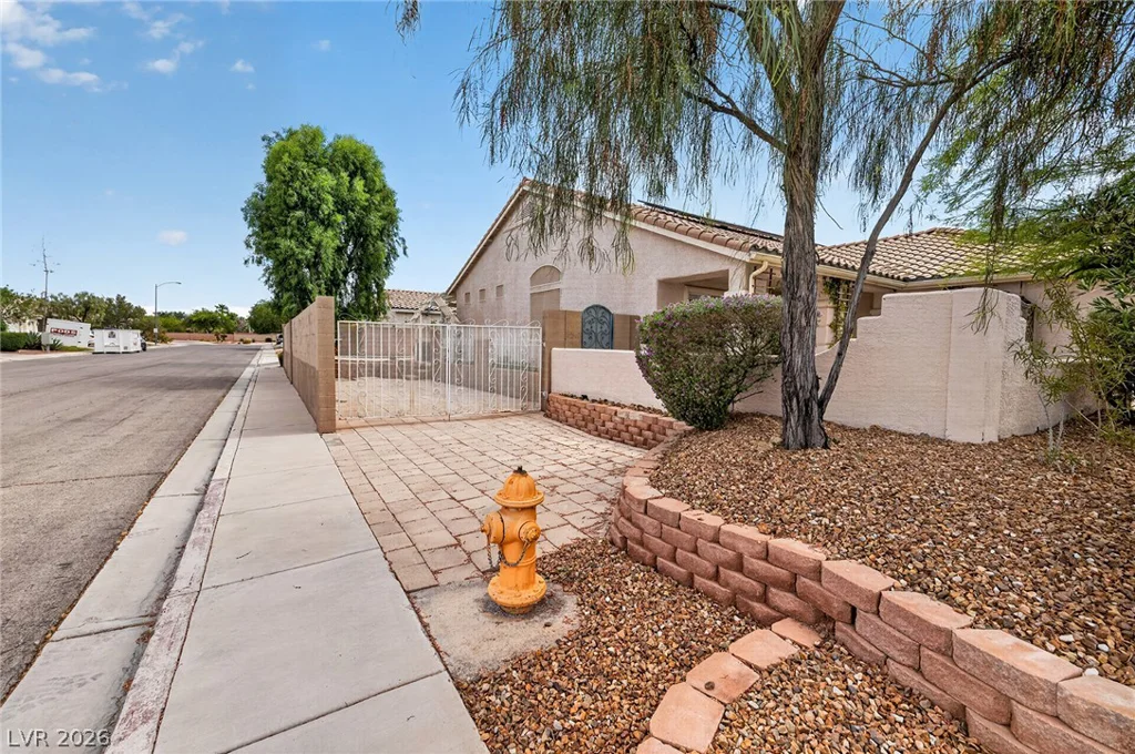 880 Coldwater Falls, Las Vegas, NV 89123
