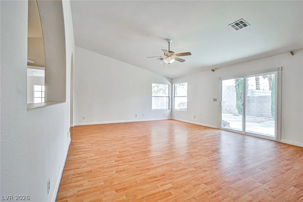 6970 Eldora, Las Vegas, NV 89117