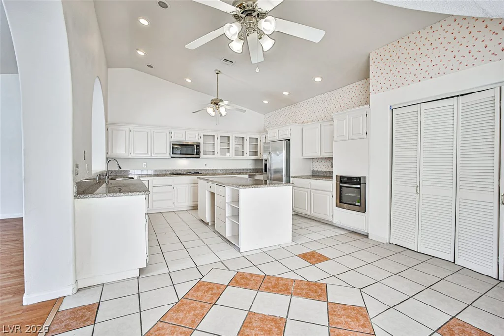 6970 Eldora, Las Vegas, NV 89117