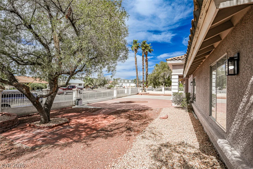 6970 Eldora, Las Vegas, NV 89117