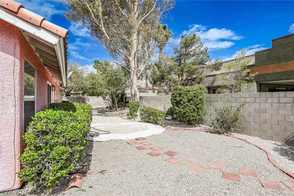 6970 Eldora, Las Vegas, NV 89117