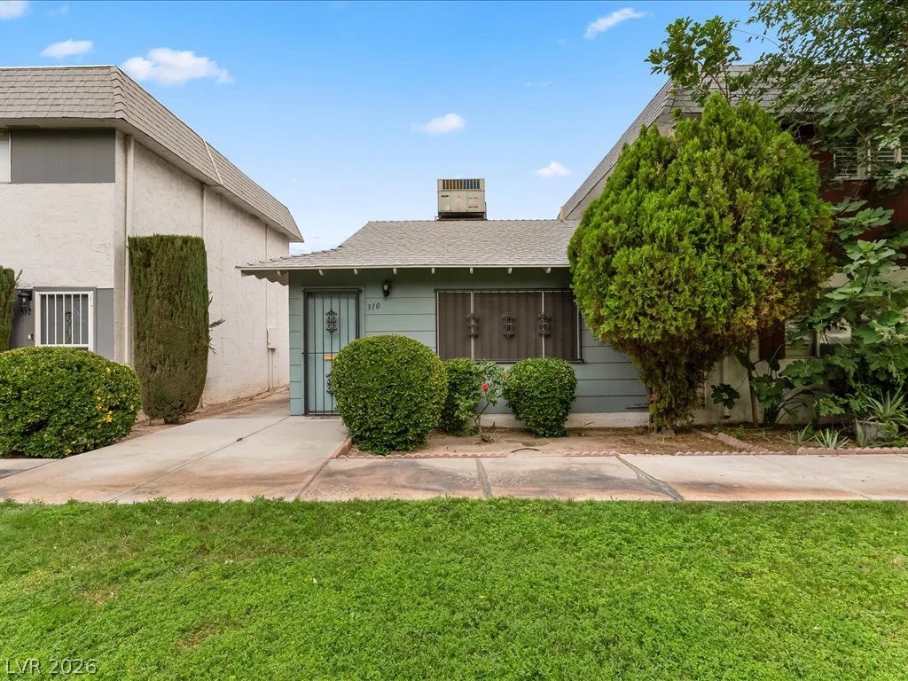 310 Greenbriar Townhouse, Las Vegas, NV 89121