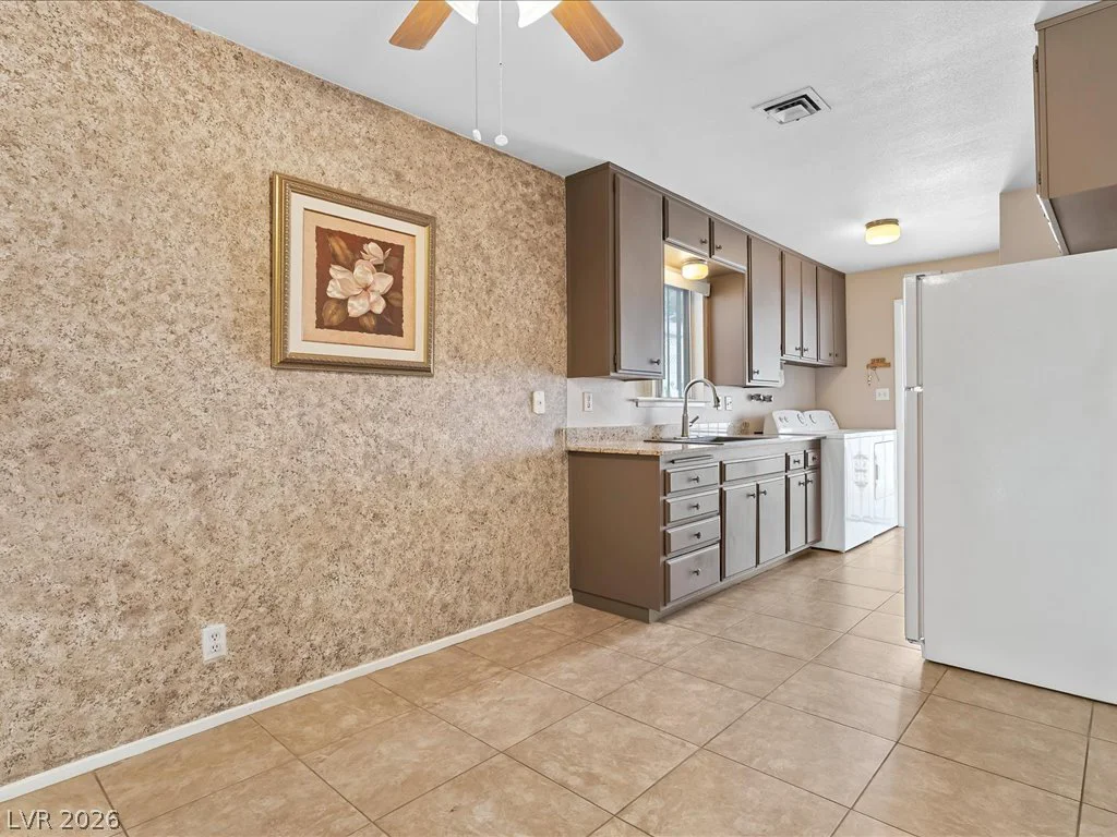310 Greenbriar Townhouse, Las Vegas, NV 89121