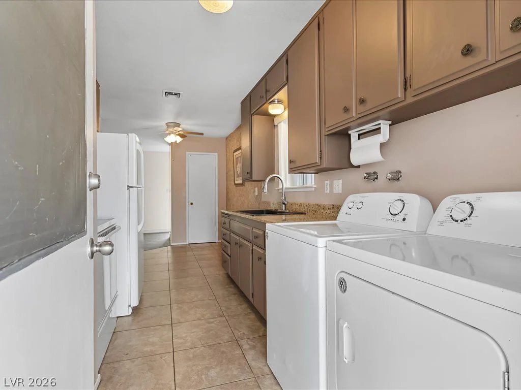 310 Greenbriar Townhouse, Las Vegas, NV 89121