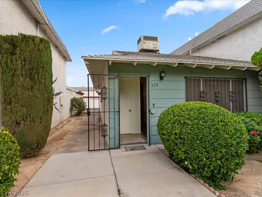 310 Greenbriar Townhouse, Las Vegas, NV 89121
