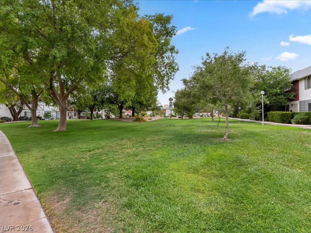 310 Greenbriar Townhouse, Las Vegas, NV 89121