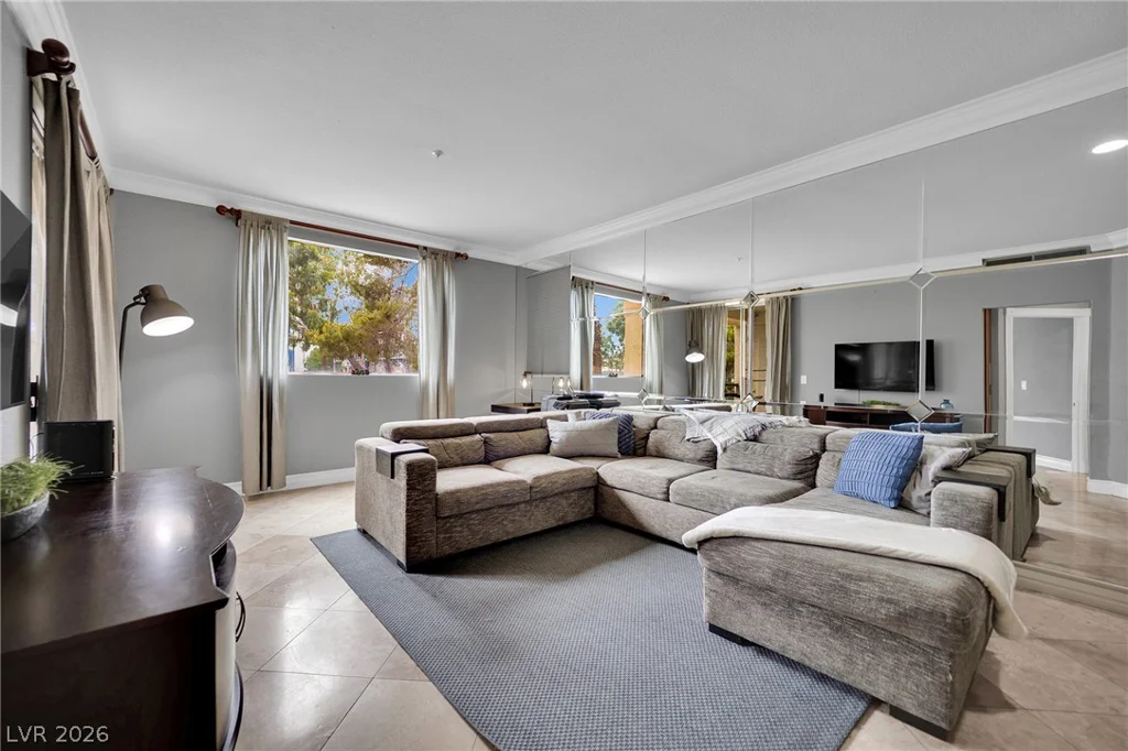 220 Flamingo, Las Vegas, NV 89169