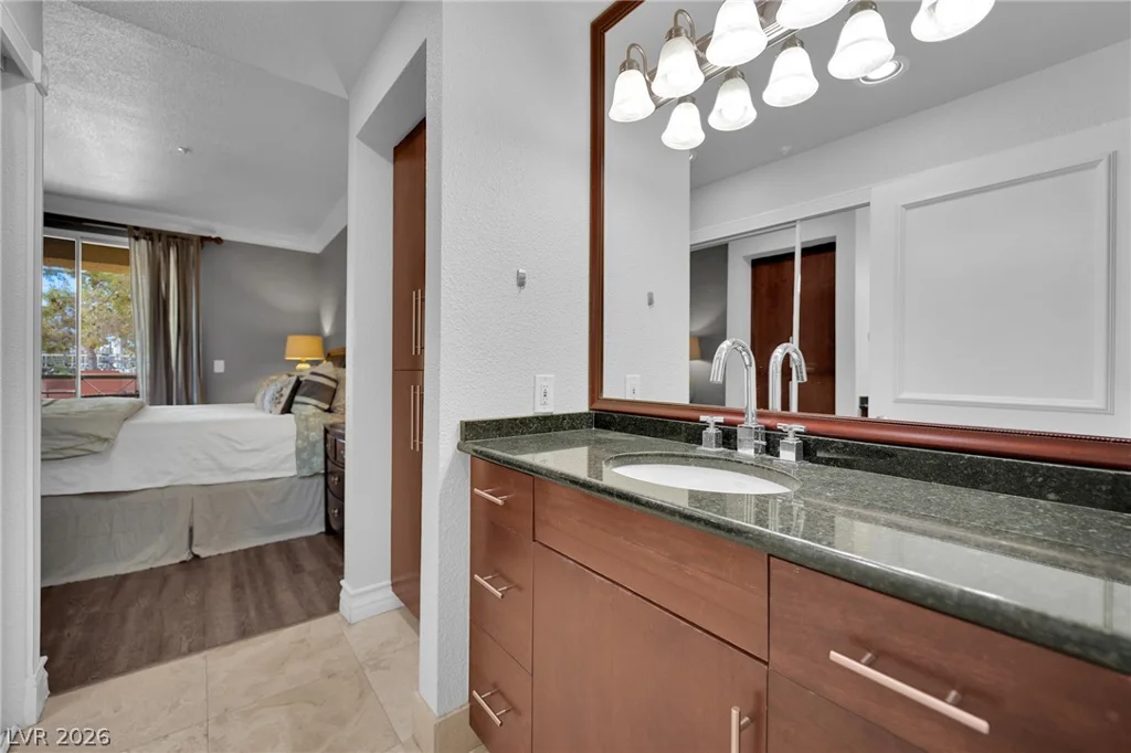 220 Flamingo, Las Vegas, NV 89169