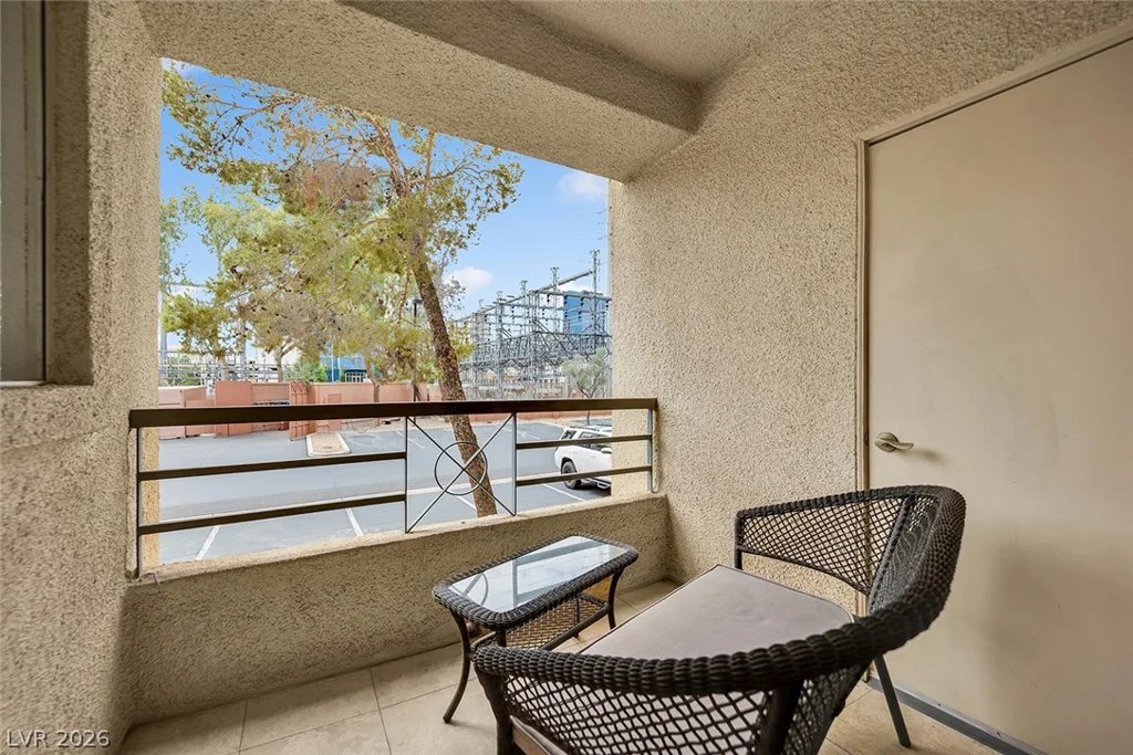 220 Flamingo, Las Vegas, NV 89169