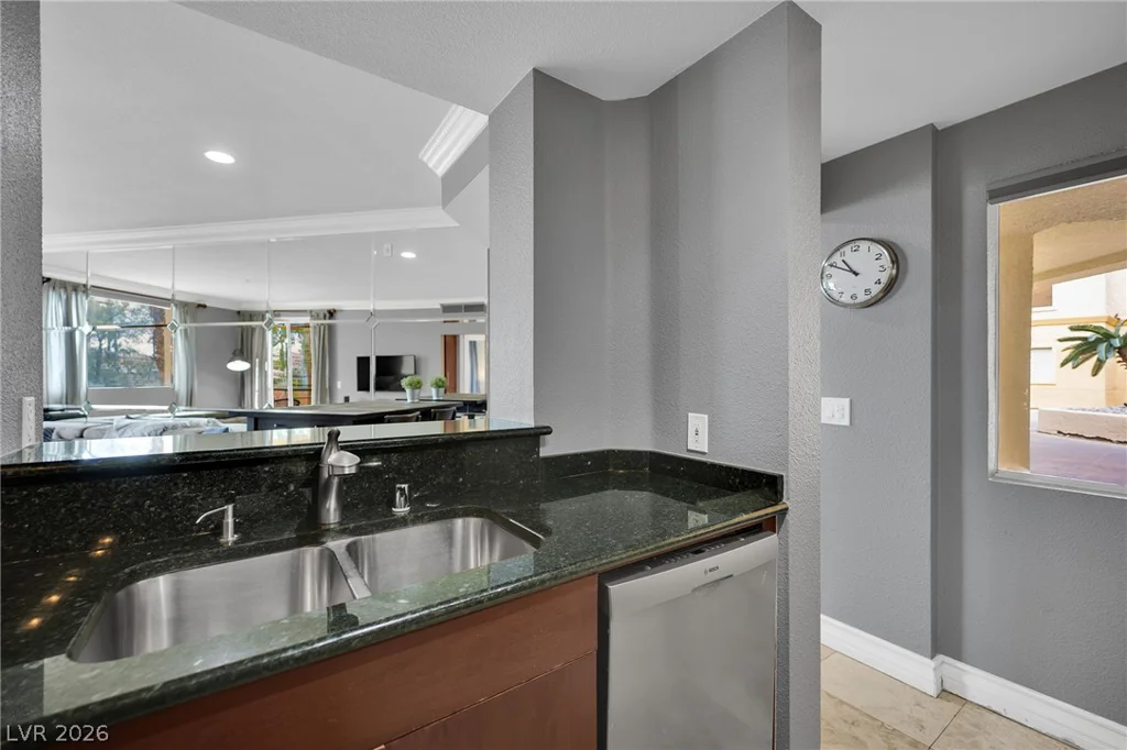 220 Flamingo, Las Vegas, NV 89169