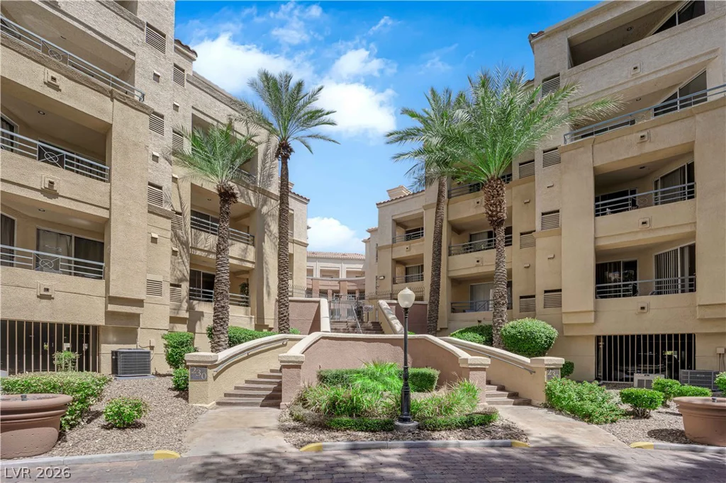 220 Flamingo, Las Vegas, NV 89169
