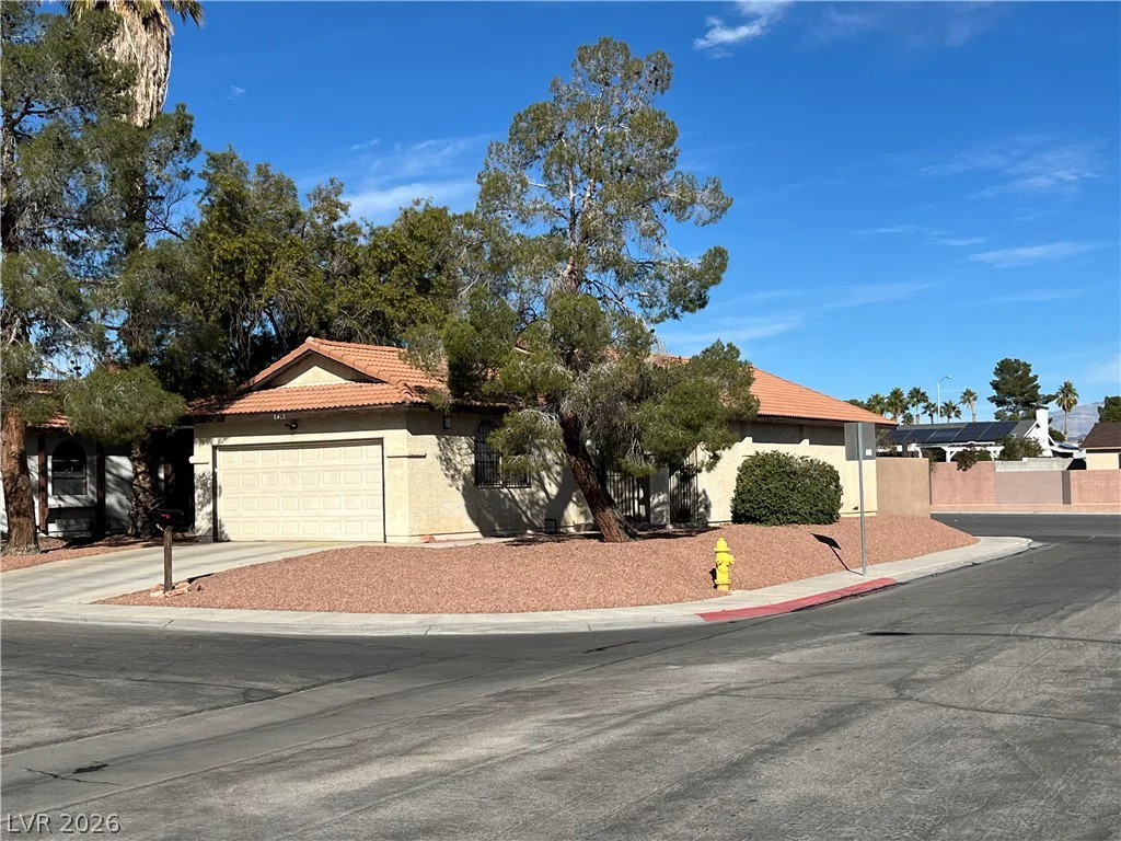 6412 Pearcrest, Las Vegas, NV 89108