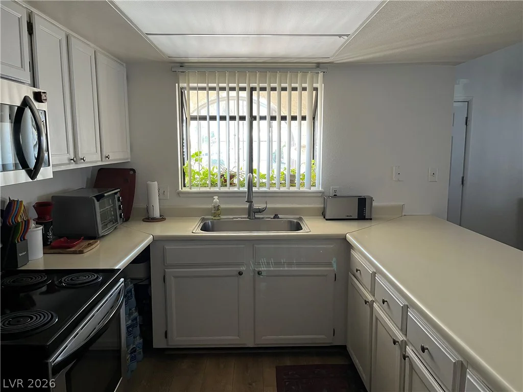 6412 Pearcrest, Las Vegas, NV 89108