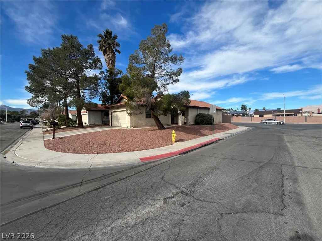 6412 Pearcrest, Las Vegas, NV 89108