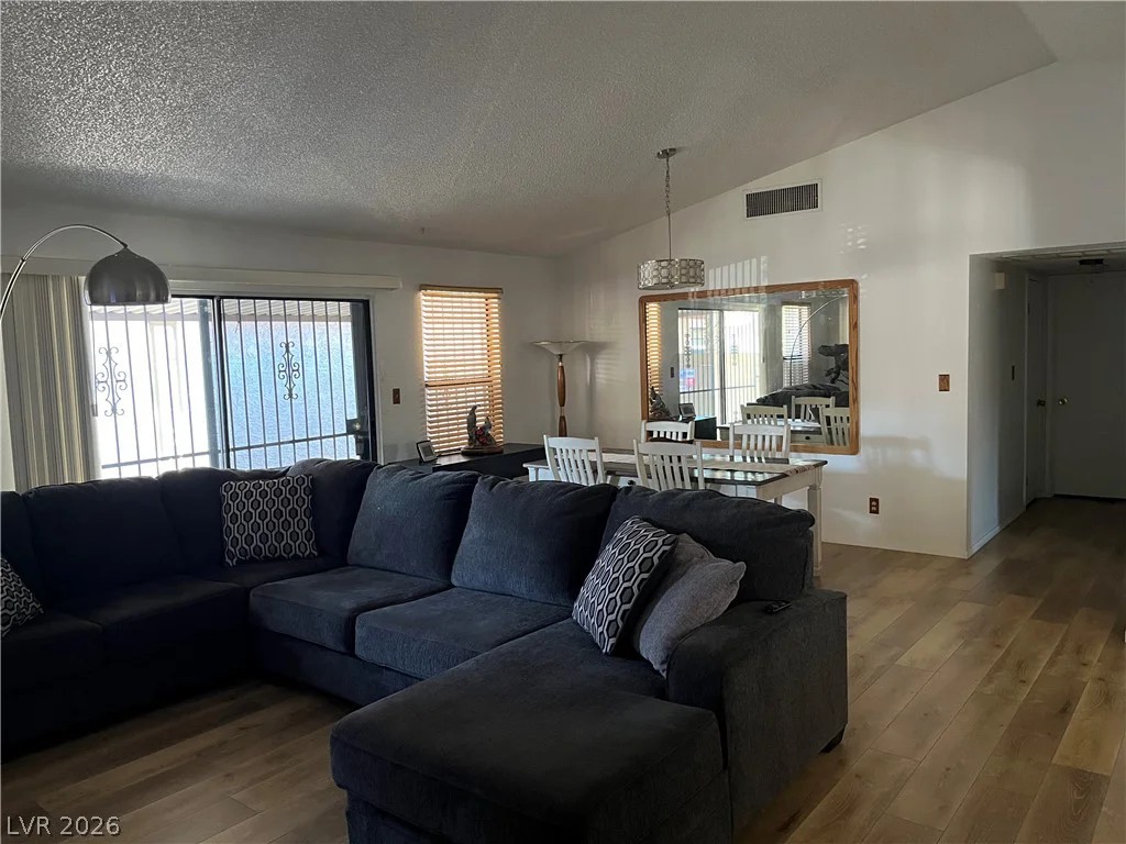 6412 Pearcrest, Las Vegas, NV 89108