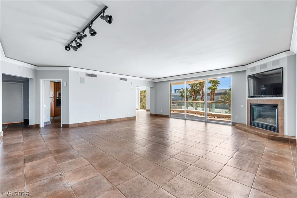 2857 Paradise, Las Vegas, NV 89109