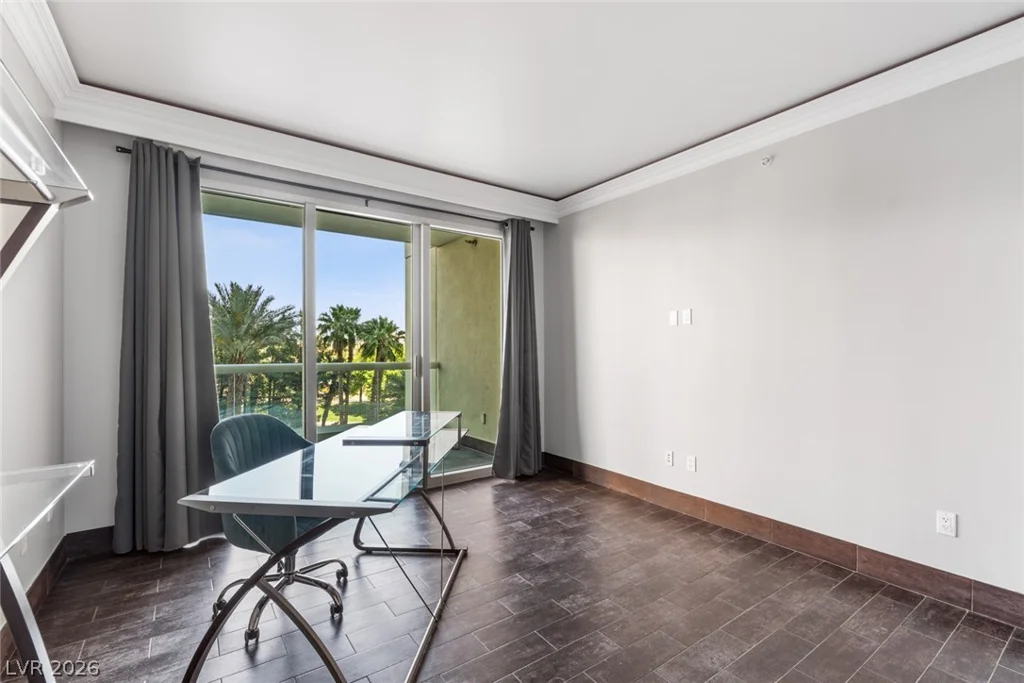 2857 Paradise, Las Vegas, NV 89109
