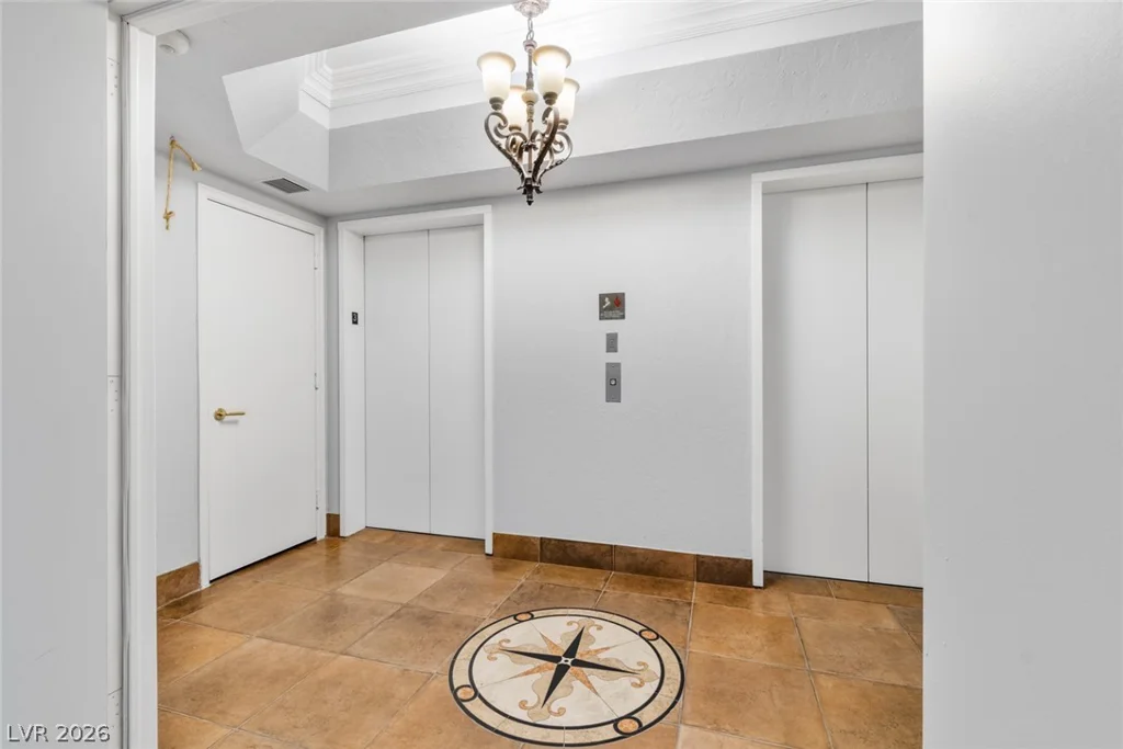 2857 Paradise, Las Vegas, NV 89109
