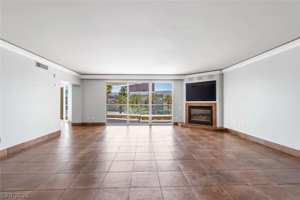 2857 Paradise, Las Vegas, NV 89109