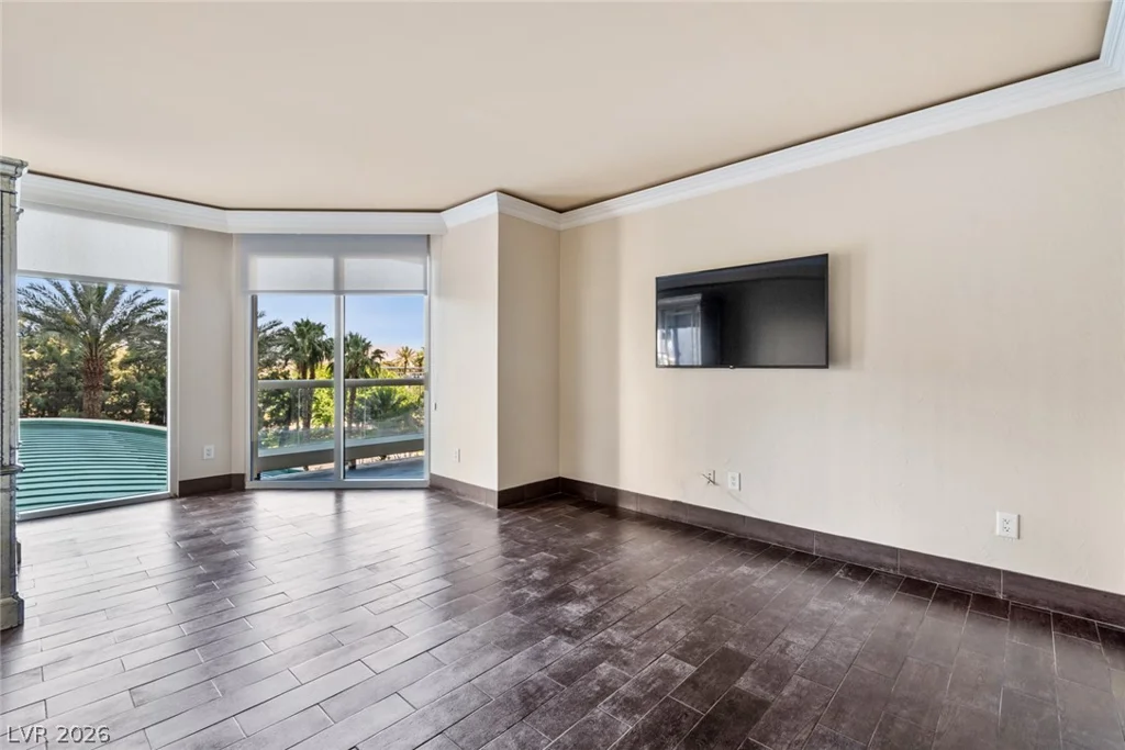 2857 Paradise, Las Vegas, NV 89109