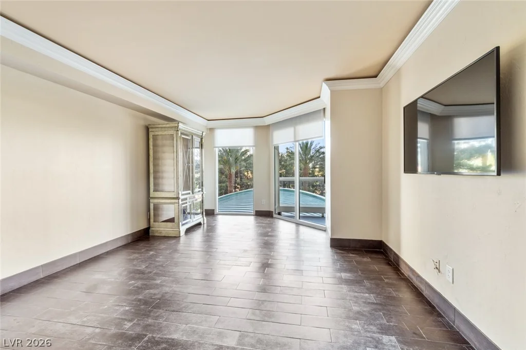 2857 Paradise, Las Vegas, NV 89109