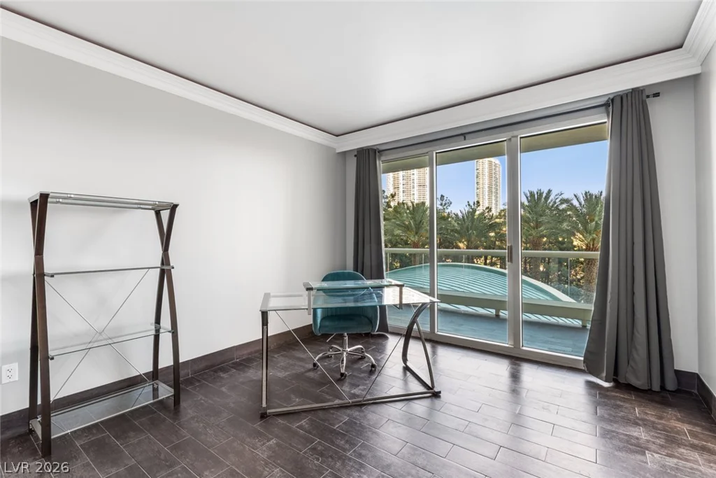2857 Paradise, Las Vegas, NV 89109