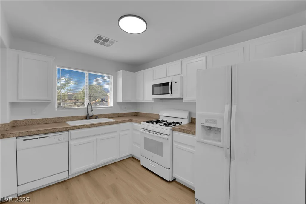 6976 Smiling Cloud, Henderson, NV 89011