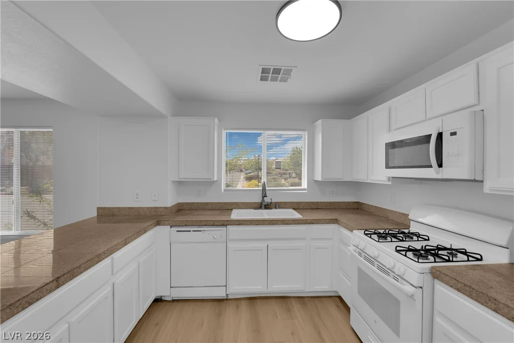 6976 Smiling Cloud, Henderson, NV 89011