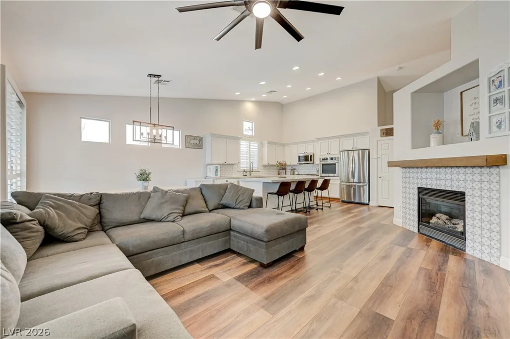 11217 Newbury Hills, Las Vegas, NV 89138