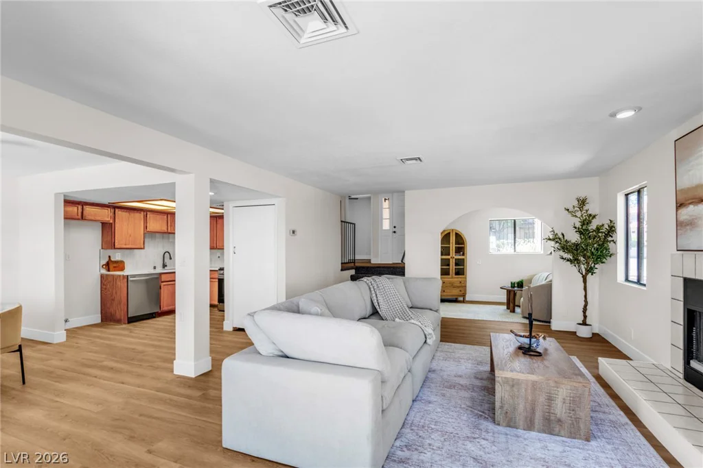 3924 Delos, Las Vegas, NV 89103