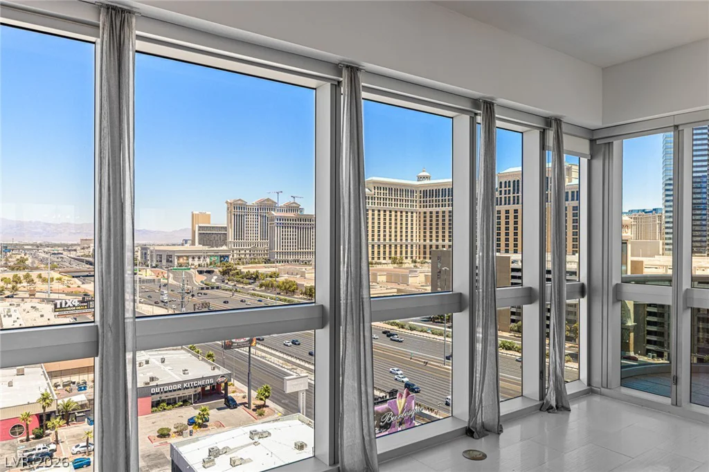 4471 Dean Martin, Las Vegas, NV 89103