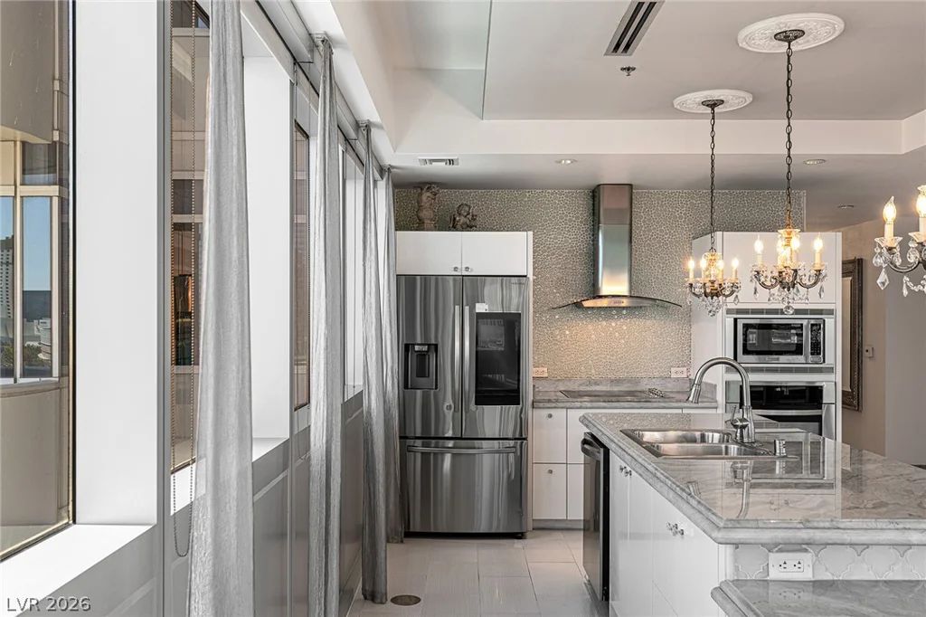 4471 Dean Martin, Las Vegas, NV 89103