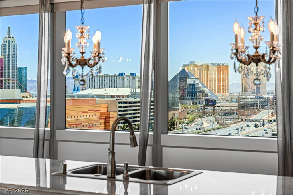 4471 Dean Martin, Las Vegas, NV 89103