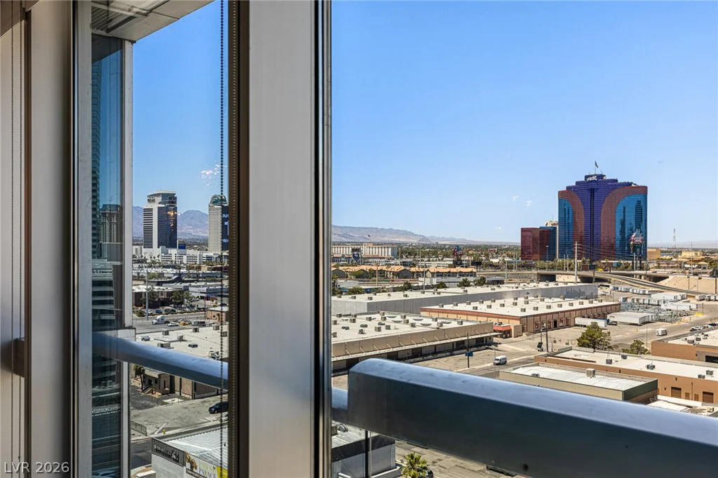 4471 Dean Martin, Las Vegas, NV 89103